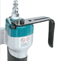 Agrafeuse Sans Fil 18V à Couronne 8.3 Bar (16 Ga) - MAKITA AT2550A -Magasin D'Outils Pour La Maison agrafeuse sans fil 18v a couronne makita at2550a 4