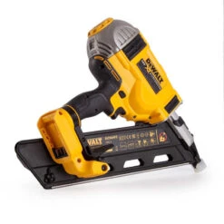 Cloueur De Charpente 18V XR (2x5,0 Ah) En Coffret - DEWALT DCN692P2-QW 11 Cloueur De Charpente 18V XR (2x5,0 Ah) En Coffret - DEWALT DCN692P2-QW -Magasin D'Outils Pour La Maison cloueur sans fil dewalt dcn692p2 qw 2