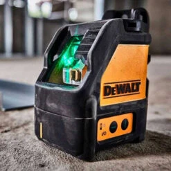 Laser à 2 Lignes Vertes En Croix Avec Support Et Coffret - DEWALT DW088CG-XJ 9 Laser à 2 Lignes Vertes En Croix Avec Support Et Coffret - DEWALT DW088CG-XJ -Magasin D'Outils Pour La Maison laser croix avec lignes vertes dewalt dw088cg xj 3