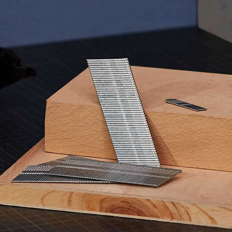 Lot De Pointes En Acier Galvanisé 1,6x32mm 16 GA 20° (2500 Pcs) - DEWALT DNBA1632GZ 5 Lot De Pointes En Acier Galvanisé 1,6x32mm 16 GA 20° (2500 Pcs) - DEWALT DNBA1632GZ – Image 3