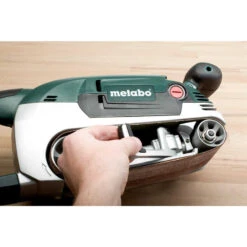 Ponceuse à Bande 1010W Avec Socle BAE 75 - METABO 600375000 -Magasin D'Outils Pour La Maison ponceuse a bande metabo bae 75 4
