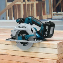 Scie Circulaire 18V LXT Ø165 Mm (2x4,0 Ah) En MAKPAC - MAKITA DHS680RMJ -Magasin D'Outils Pour La Maison scie circulaire makita dhs680rmj 6