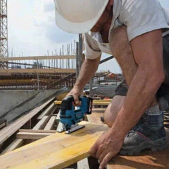 Scie Sauteuse 18V (Produit Seul) En Coffret GST 18 V-LI B - BOSCH 06015A6101 -Magasin D'Outils Pour La Maison scie sauteuse bosch gst18v lib 3