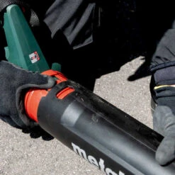 Souffleur De Feuilles 18V Li-Ion (2x5,2 Ah) - METABO 601607650 -Magasin D'Outils Pour La Maison souffleur de feuilles 18v metabo 601607650 4