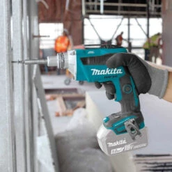 Visseuse à Placo 18V LXT (2x3,0 Ah) En MAKPAC - MAKITA DFS452RFJ -Magasin D'Outils Pour La Maison visseuse plaques platre makita dfs452rfj 4